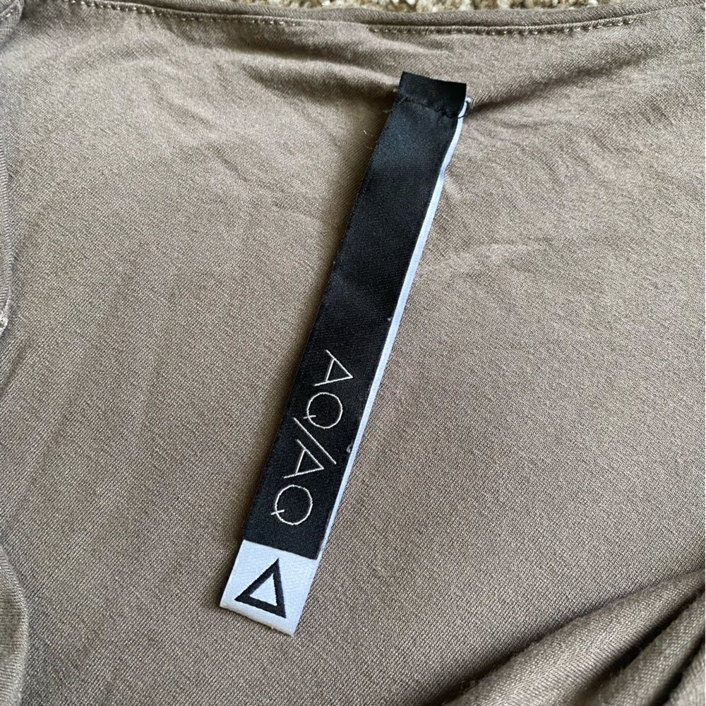 AQAQ Yoko Maxi Dress One Sleeve Long Light Brown High Slit Womens Size 8 Stretch - Picture 7 of 9